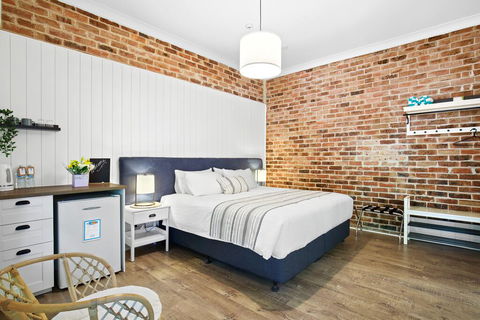 Surfaris Retreat - e-Seniors 3