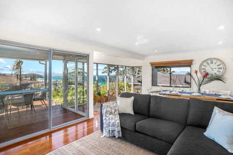 Surfers Beach House - e-Seniors 3