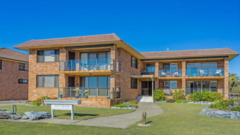 Surfspray 2 - Pebbly Beach - e-Seniors 0