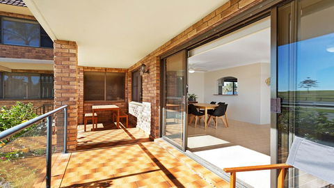 Surfspray 2 - Pebbly Beach - e-Seniors 3