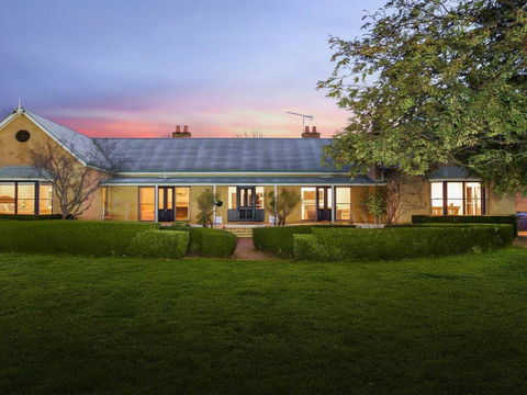 Sutton Downs - Renovated Country Home On 100 Acres - e-Seniors 0