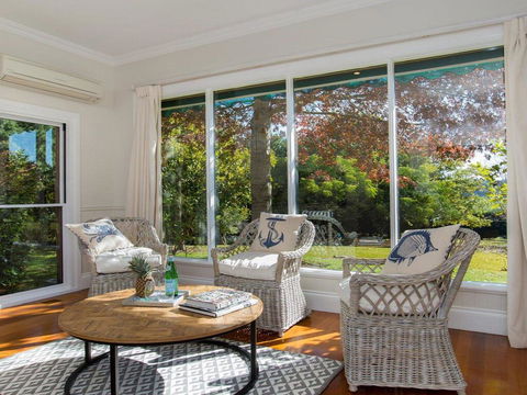 Sutton Downs - Renovated Country Home On 100 Acres - e-Seniors 3