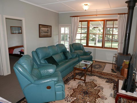 Sutton Forest Cottage - e-Seniors 2