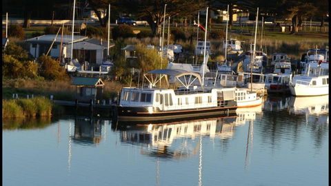 Swamp Fox Luxury 2BR Dutch Barge - e-Seniors 0
