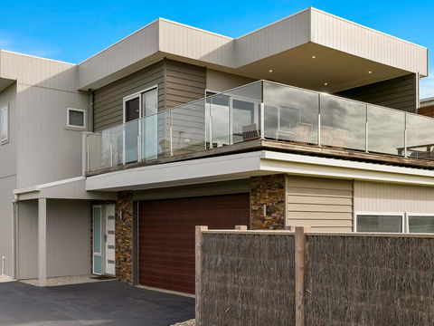 Swan Bay Views - e-Seniors 2