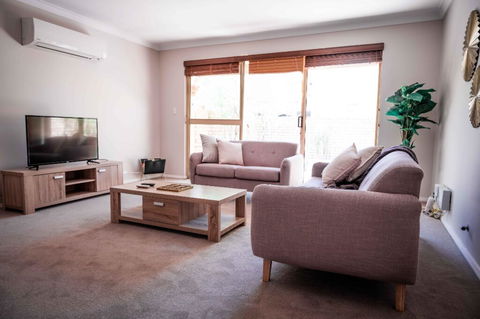 SWAN RIVER STAY, PERTH, WIFI, NETFLIX, APPLECROSS, FREO - e-Seniors 0