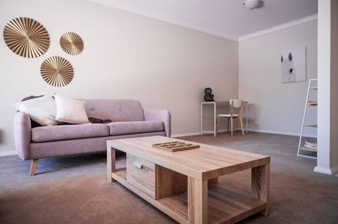 SWAN RIVER STAY, PERTH, WIFI, NETFLIX, APPLECROSS, FREO - e-Seniors 1