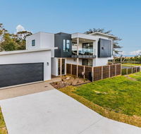 SWEEPING VIEWS - FREE WIFI NETFLIX - PET FRIENDLY OUTSIDE ONLY - e-Seniors