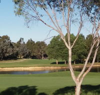 Sweet Home by the Golf Course - e-Seniors