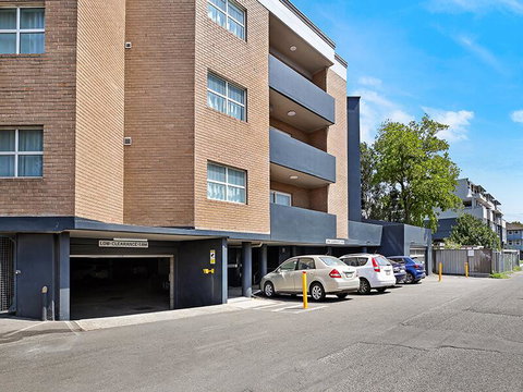 Sydney Airport Suites - e-Seniors 3