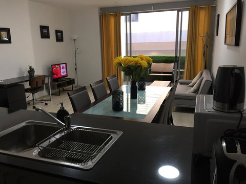 Sydney CBD Family Home - e-Seniors 0