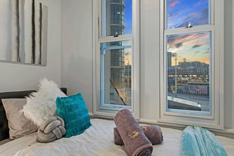 Sydney CBD Near Train UTS DarlingHar&ICC&Chinatown1 - e-Seniors 0