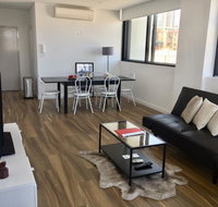 Sydney CBD Live Like You're At Home W/Parking - e-Seniors