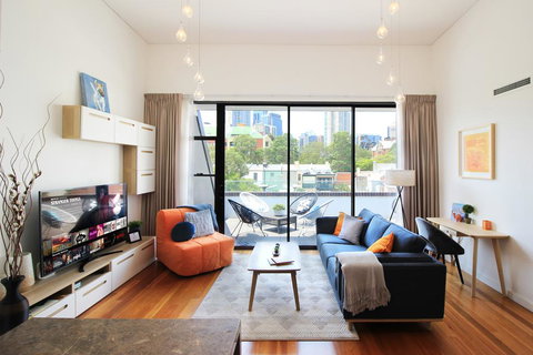 Sydney Central UTS- Stylish 3BR Private Apartment - e-Seniors 1
