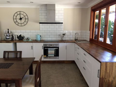 TAKURA HEIGHTS Modern Country Apartment With Pool Access - e-Seniors 2