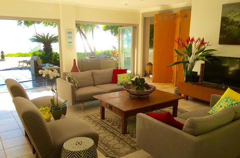 Tali Oak Beach House - e-Seniors 1