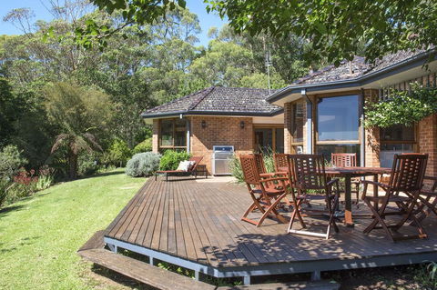 Taliesin - Beautiful 4 Bedroom Home With Amazing Views! - e-Seniors 1