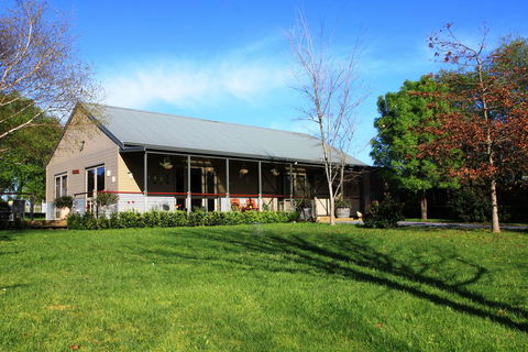 Tamar Valley Farm Stay - e-Seniors 0