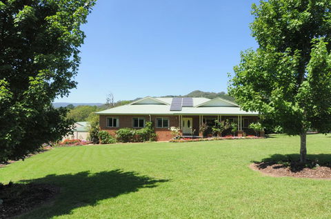 Tatiara - Spacious Family Friendly Home! - e-Seniors 1