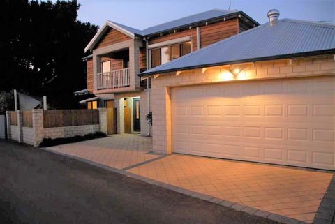 Terrific Townhouse - e-Seniors 1