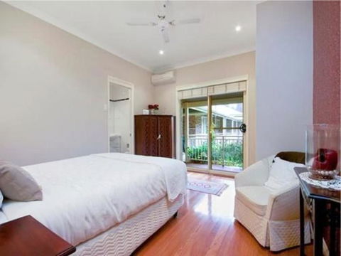 The Acreage Luxury B&B And Guesthouse - e-Seniors 0