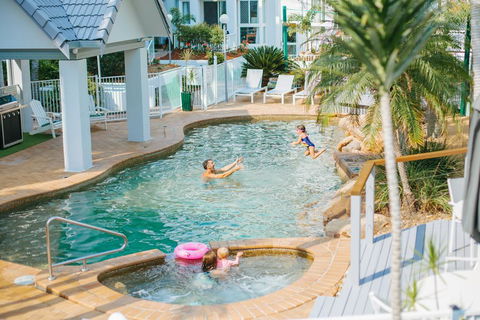 The Bay Apartments - e-Seniors 0