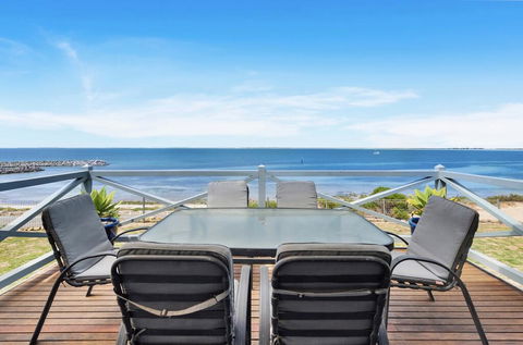 The Beach House - Point Turton - e-Seniors 0