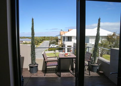 The Beach House At Bayside - e-Seniors 1
