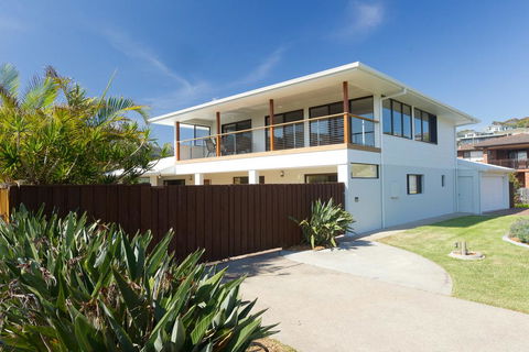 The Beach House At One Mile - 6 Burrawong - e-Seniors 2