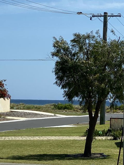 The Beach House Busselton - e-Seniors 1