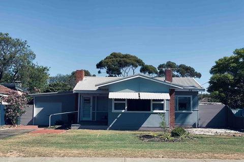 The Beach House Busselton - e-Seniors 0