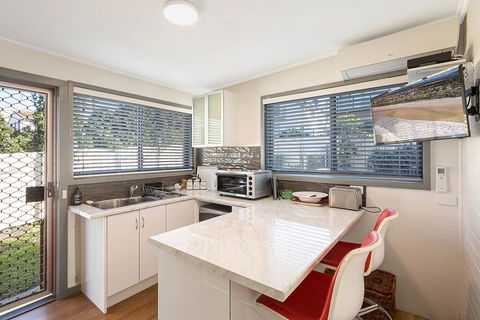 The Beach Shack On Beach Street - e-Seniors 1