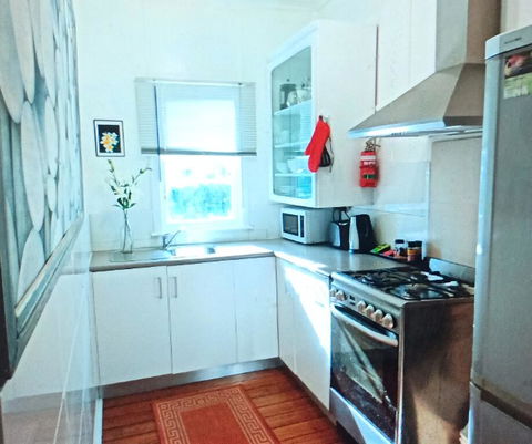 The Boathouse A 3 Bedroom House - e-Seniors 2