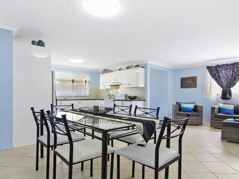 The Burra Break - 3 Minute Walk To Beach Access - e-Seniors 3