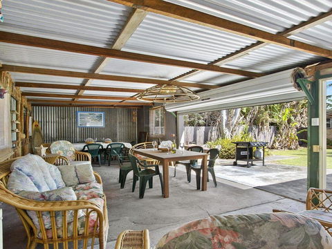 The Burra Break - 3 Minute Walk To Beach Access - e-Seniors 1