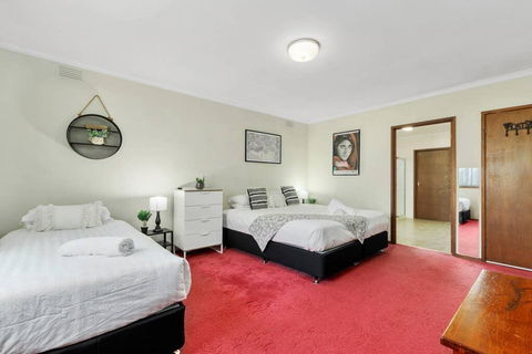 The Calzburg Guest Home - e-Seniors 1