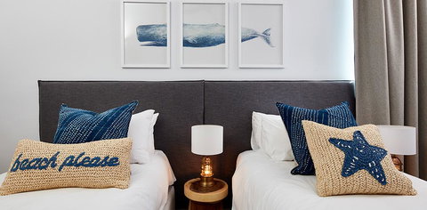 The Clovelly Hotel - e-Seniors 2