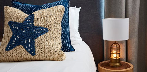 The Clovelly Hotel - e-Seniors 3