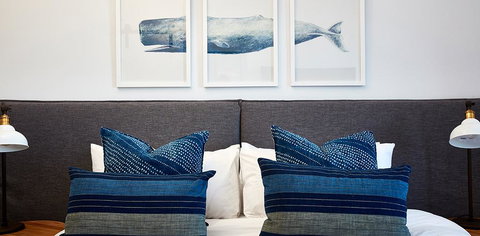 The Clovelly Hotel - e-Seniors 1