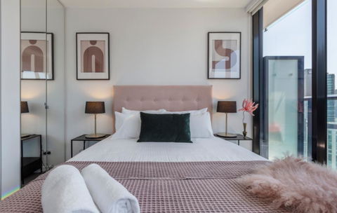 The Crown Of Southbank - e-Seniors 3