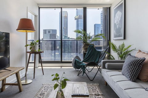 The Crown Of Southbank - e-Seniors 1