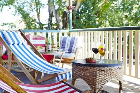The Daylesford Hotel - e-Seniors 0