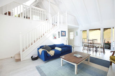 The Doll's House - Charming 2 Bedroom Cottage Just A Short Walk From The Village - e-Seniors 3