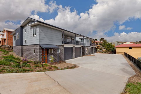 The Elements East - Jindabyne - e-Seniors 0
