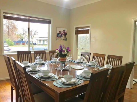 The Entertainer - Downtown Orange, Sleeps 11 - e-Seniors 0