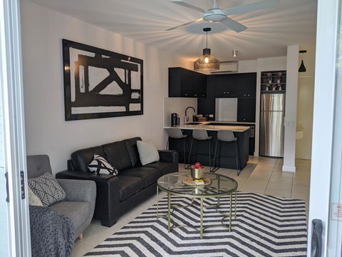 The Escape Luxury Apartments Peppers Beach Club Palm Cove - e-Seniors 0
