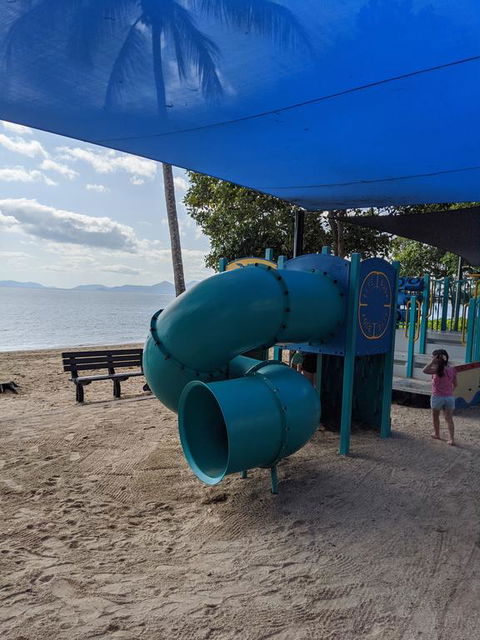 The Escape Luxury Apartments Peppers Beach Club Palm Cove - e-Seniors 1