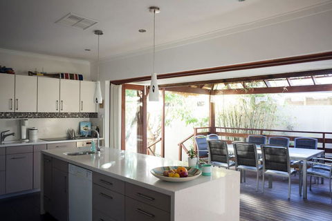 The Fremantle House - e-Seniors 0