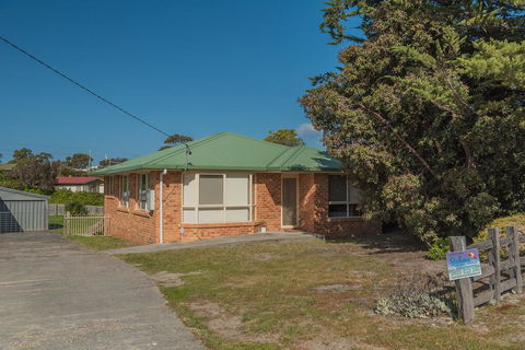 The Hazards Beach Escape - e-Seniors 2