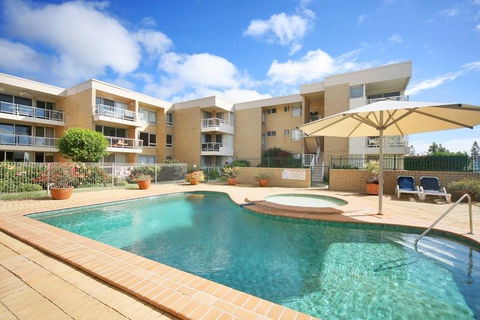 The Headlands Apartments - e-Seniors 0